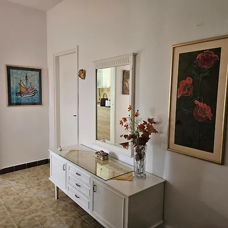 Zdenka Apartment *